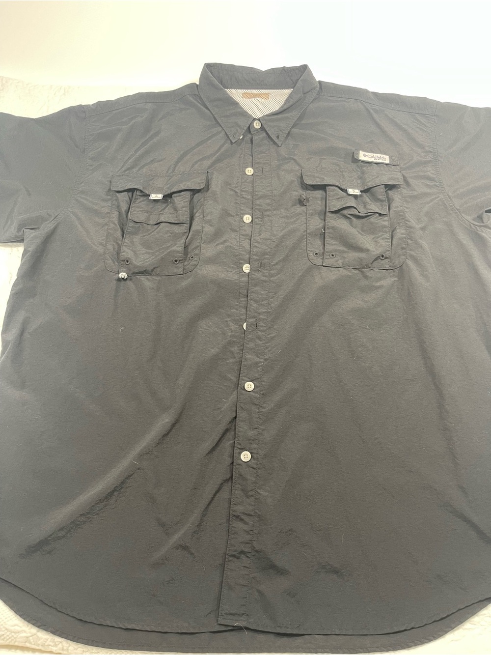 Columbia Men's Black Short-Sleeve Button-Down Fishing Shirt